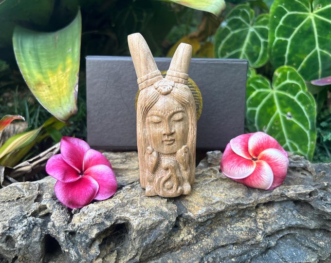Kuripe “Pachamama” Carved from single wooden block high quality carving Aroma wood.