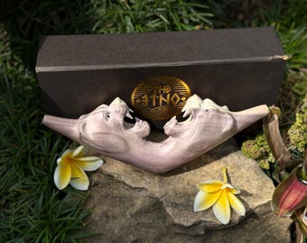 Tepi "Double Jaguar" carved from single wooden block. Traditional Ethnic pipe. Dark Waru wood Tepi.