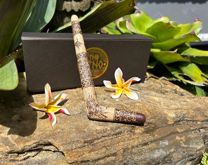 Tepi Single Block White Tamarind wood with “Balinese Sun” burned ornament.