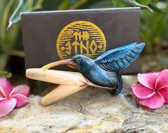 Kuripe "Colibri" Carved from Single Wooden Block of Crocodile Wood with Hand Painted Details