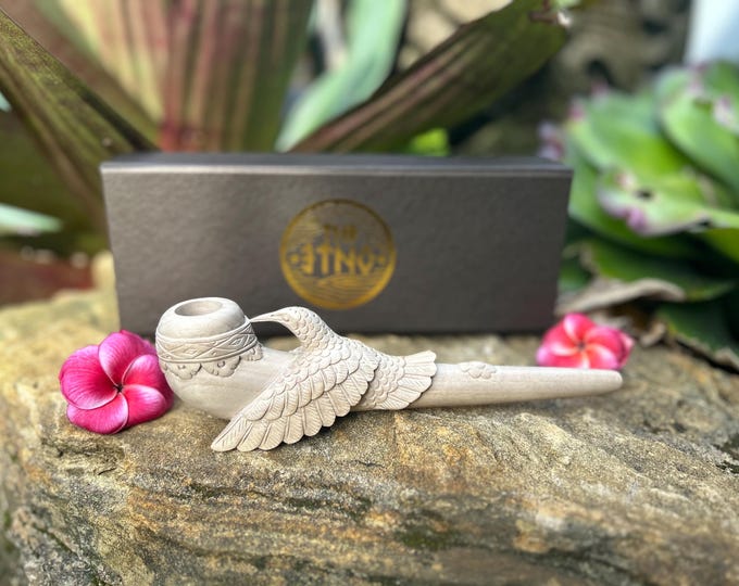 Smoking tobacco pipe “Hummingbird Folded Wings ” carved from single wooden block high quality carving durable Crocodile Wood.