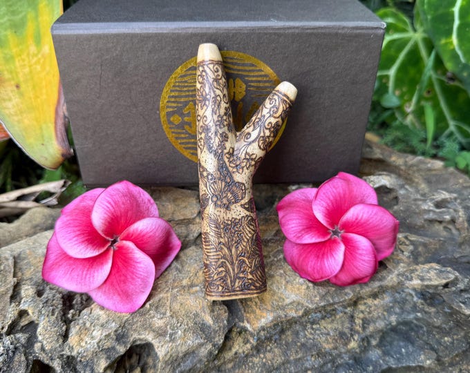 Standing Kuripe pipe ''Butterfly on Flower'' wood burned ornament. Balinese Art Kuripe