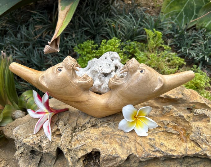 Tepi "Double Jaguar" carved from single wooden block. Traditional Ethnic Tepi pipe. Teak wood Tepi pipe.