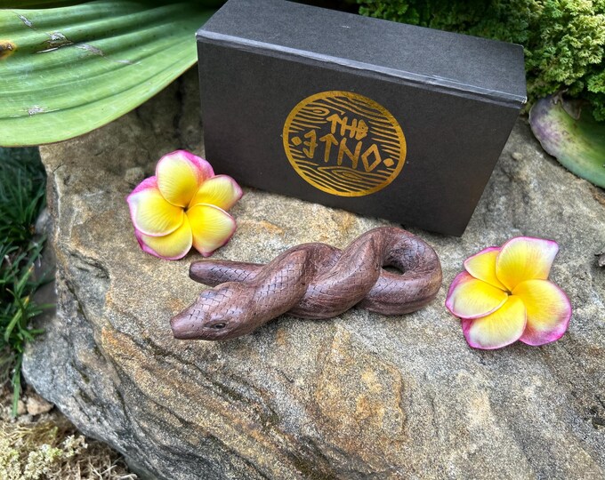 Hand Carved Wooden Kuripe "Infinity Snake" - made from single block Dark Wood