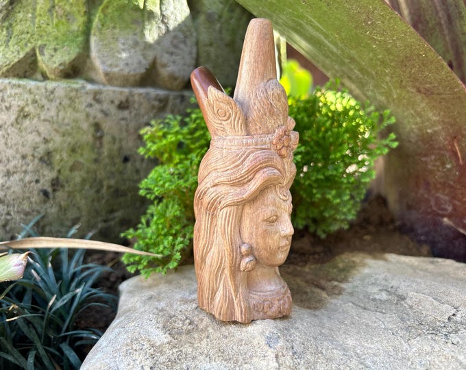 Kuripe “Krishna” Craved from single wooden block high quality carving Waru durable wood.