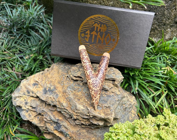 Kuripe Single Block pipe Balinese wood burned ornament made from Crocodile wood