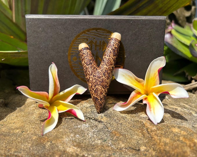 Kuripe Single Block made from Cemara wood with Full Balinese burned ornament.