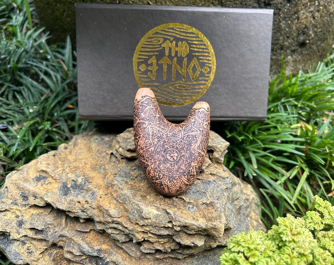 Kuripe Single Block Heart pipe ''Mandala Om'' wood burned ornament - Sawo wood