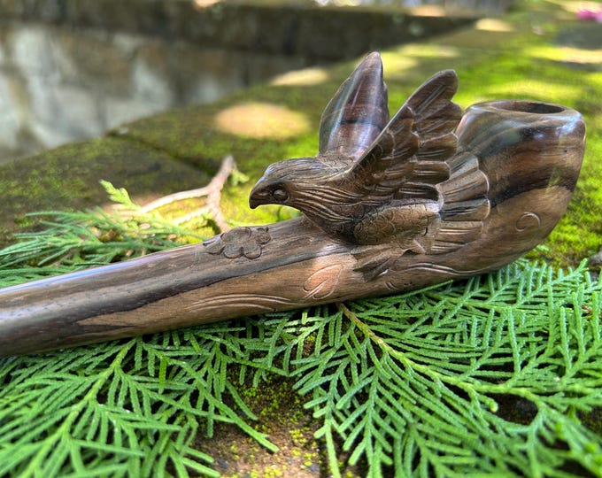 Snoking tobacco pipe “Bird” carved from single wooden block high quality carving durable solid wood.