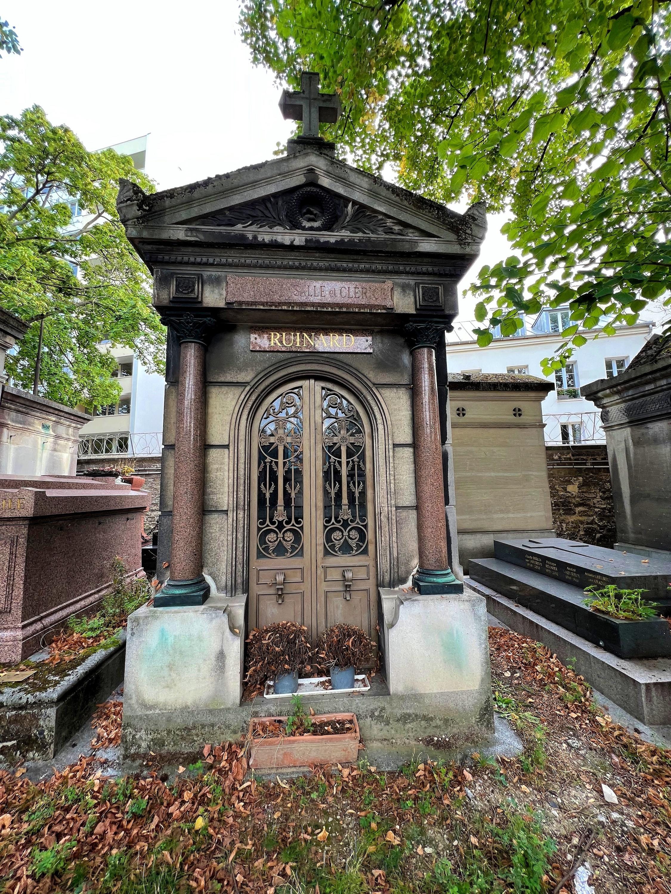 Musoleum Color France, Paris - Pere-lachaise Cemetery Family Mausoleum Color ...