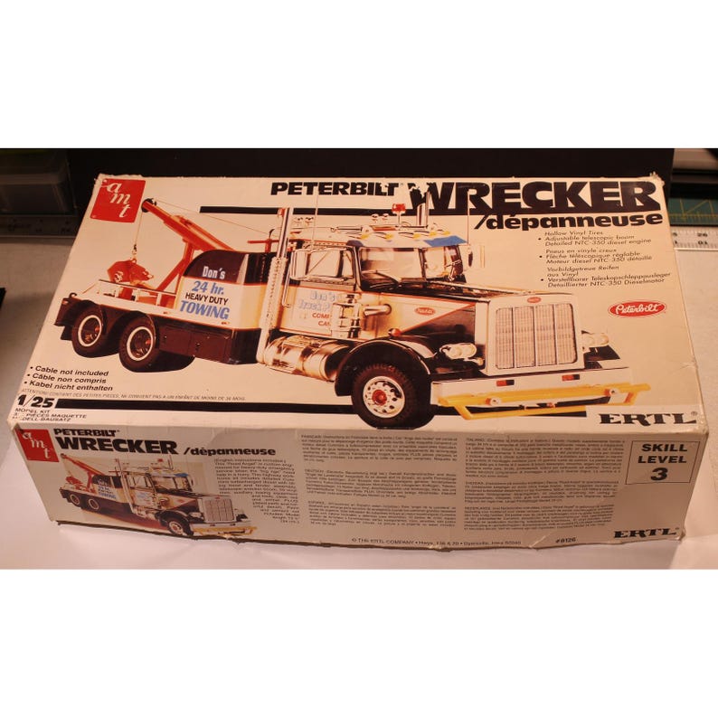 AMT Peterbilt Wrecker/depanneuse 1/25 Model kit #8126 (G) Bild 1