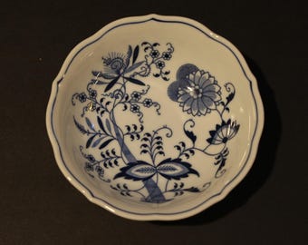 Blue Danube Japan Blue Onion-Cereal Bowl  (6" / 15 cm) Porcelain Dinnerware