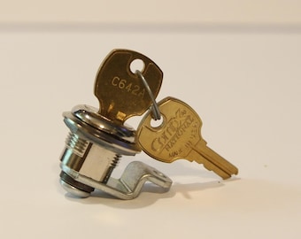 COMP X National 5/8 Universal Cam Lock Made in USA.  2 Keys # C642A  (A4)