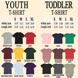 Puede incluir: Exhibici&oacute;n de camisetas para j&oacute;venes y ni&ntilde;os peque&ntilde;os en varios colores, como gris deportivo, negro y rojo. Las camisetas est&aacute;n disponibles en tallas S, M, L y XL, con anchos de 43 cm a 51 cm y largos de 56 cm a 67 cm. Tambi&eacute;n se muestran camisetas rosas, azul marino y verde Kelly.