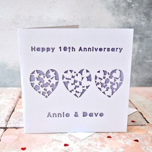 Tarjeta de aniversario personalizada cortada con láser