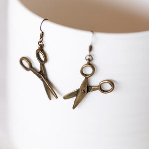 Scissors Earrings Antiqued Bronze Scissors Dangle Earrings Gift for Hair Stylist Seamstress Scissors Jewelry Sewer Hairdresser - E424