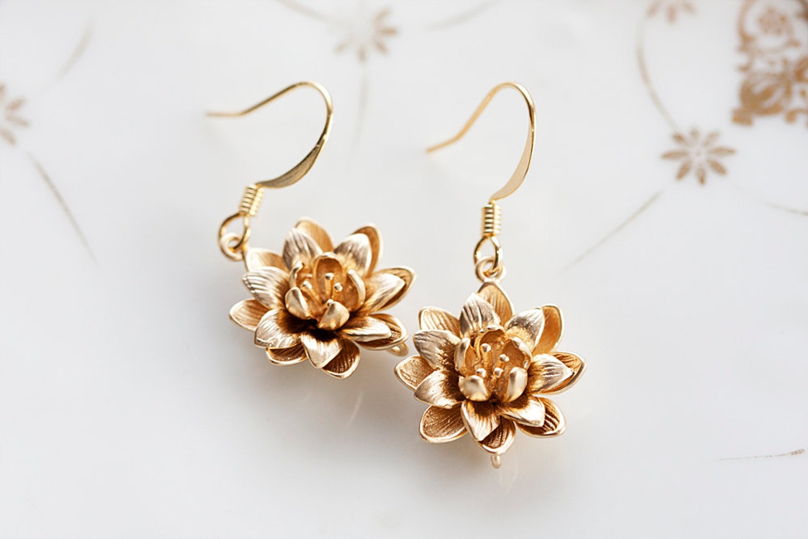 Floral dangle earrings Clearance