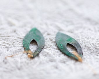 Oorbellen bladgroen bladgroen gepatineerd – Boho-sieraden, vergulde oorbellen - E356