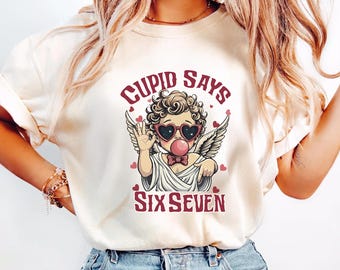 Camiseta de pareja de San Valentín Comfort Colors®, camiseta "Cupido dice 67", camiseta vintage de querubín con corazones de San Valentín, camiseta de San Valentín, regalo de San Valentín