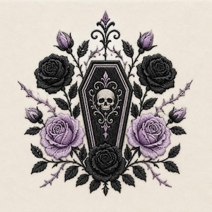 Puede incluir: Un diseño de bordado que presenta un ataúd negro central con un motivo de calavera, rodeado de rosas negras y lavanda, capullos de rosa y hojas de color verde oscuro. La disposición simétrica incluye volutas intrincadas y tallos espinosos sobre tela crema.