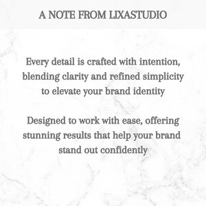 K&ouml;nnte beinhalten: Wei&szlig;er Marmorhintergrund mit grauem Text. Der Text lautet "A NOTE FROM LIXASTUDIO" und beschreibt den Fokus der Marke auf Klarheit, Einfachheit und die Steigerung der Markenidentit&auml;t. Der Text erw&auml;hnt auch beeindruckende Ergebnisse.