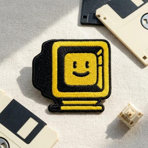 Retro Computer Smile Embroidered Patch, Classic Tech Sew on Applique, Happy Retro PC Embroidery Sticker, Smiling Monitor Badge