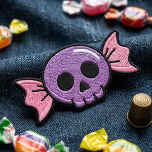 Cute Skull Candy Embroidered Patch, Pastel Goth Sweet Candy Iron On Patch, Spooky Skull Badge for Jackets Backpacks Jeans DIY Craft