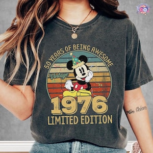 Sudadera vintage de Mickey de edición limitada de 1976, sudadera de 50.º cumpleaños, camiseta del 50.º aniversario de Disneyland 2026, camiseta de cumpleaños de Mickey imagen 5