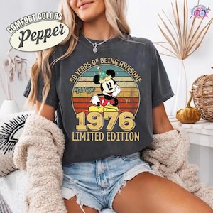 Sudadera vintage de Mickey de edición limitada de 1976, sudadera de 50.º cumpleaños, camiseta del 50.º aniversario de Disneyland 2026, camiseta de cumpleaños de Mickey imagen 1