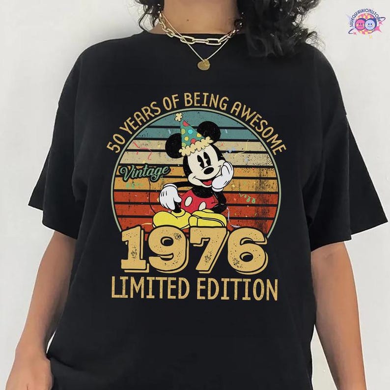Sudadera vintage de Mickey de edición limitada de 1976, sudadera de 50.º cumpleaños, camiseta del 50.º aniversario de Disneyland 2026, camiseta de cumpleaños de Mickey imagen 2