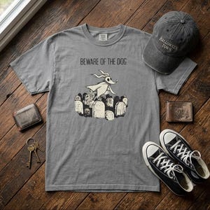 Maglietta Zero Ghost Dog / Maglietta Beware Of The Dog / T-shirt oversize Comfort Colors / Top vintage anni '90 Nightmare Town / Regalo per la stagione spettrale