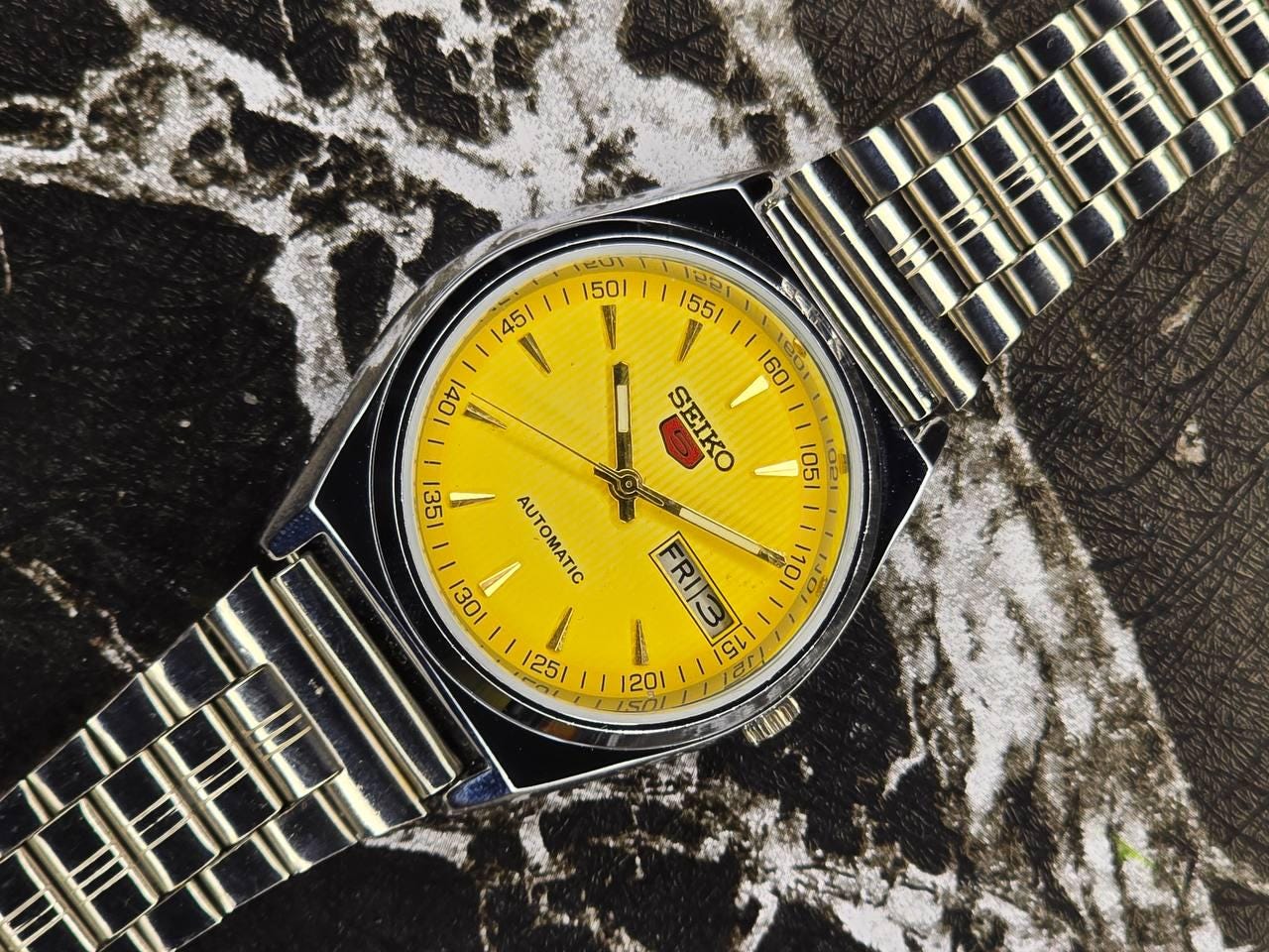 Vintage Seiko 5 Automatic Men's Wrist Watch Day&date, Yellow Dial