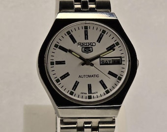 Vintage Seiko 5 Automatic Men's wrist Watch day&date, White Dial Stainless Steel Band