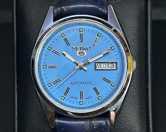 Vintage Seiko 5 Automatic men's wrist watch day&date, Blue Dial With Leather Band