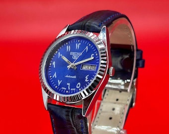 Vintage Seiko 5 Automatic men's wrist watch day&date, Blue dial With Leather band