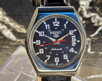 Vintage Seiko 5 Automatic men's wrist watch, black dial, leather band