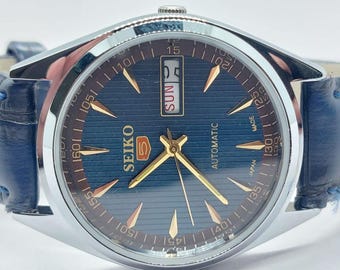 Vintage Seiko 5 Automatic men's wrist watch day&date blue dial with leather band
