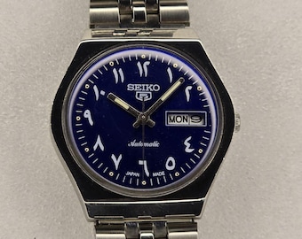 Vintage Seiko 5 Automatic men's Wrist Watch day&date, Blue Dial Stainless Steel Band