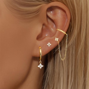 Zestaw pozłacanych kolczyków dla kobiet z cyrkoniami, łańcuszkiem i koniczyną w kształcie czterolistnej koniczyny