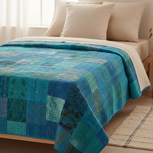 Edredón Kantha de lujo hecho a mano, colcha bohemia de patchwork de seda vintage, manta con núcleo rústico, regalo artesanal indio ético.