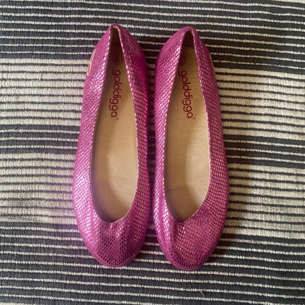 Vintage 00s y2k pink glittery sparkly suede leather ballet pumps by Golddigga size 8 snakeskin