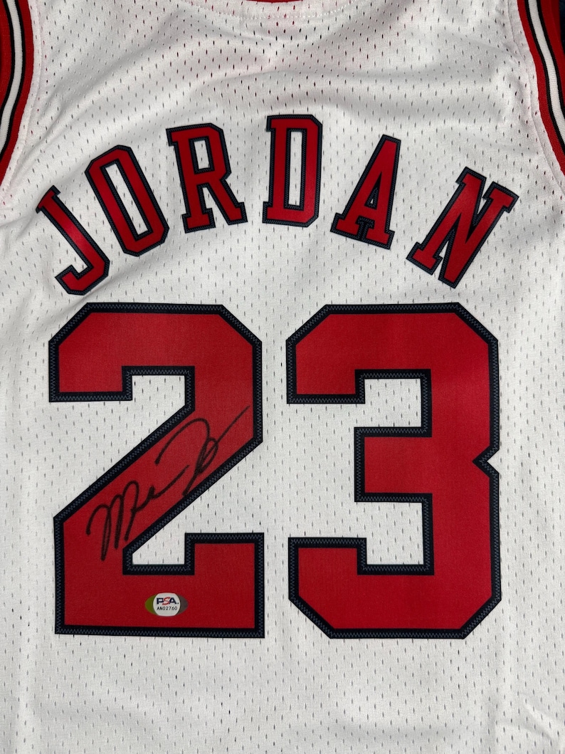 Michael Jordan PSA/DNA Signed Autographed Chicago Bulls Jersey Home ...