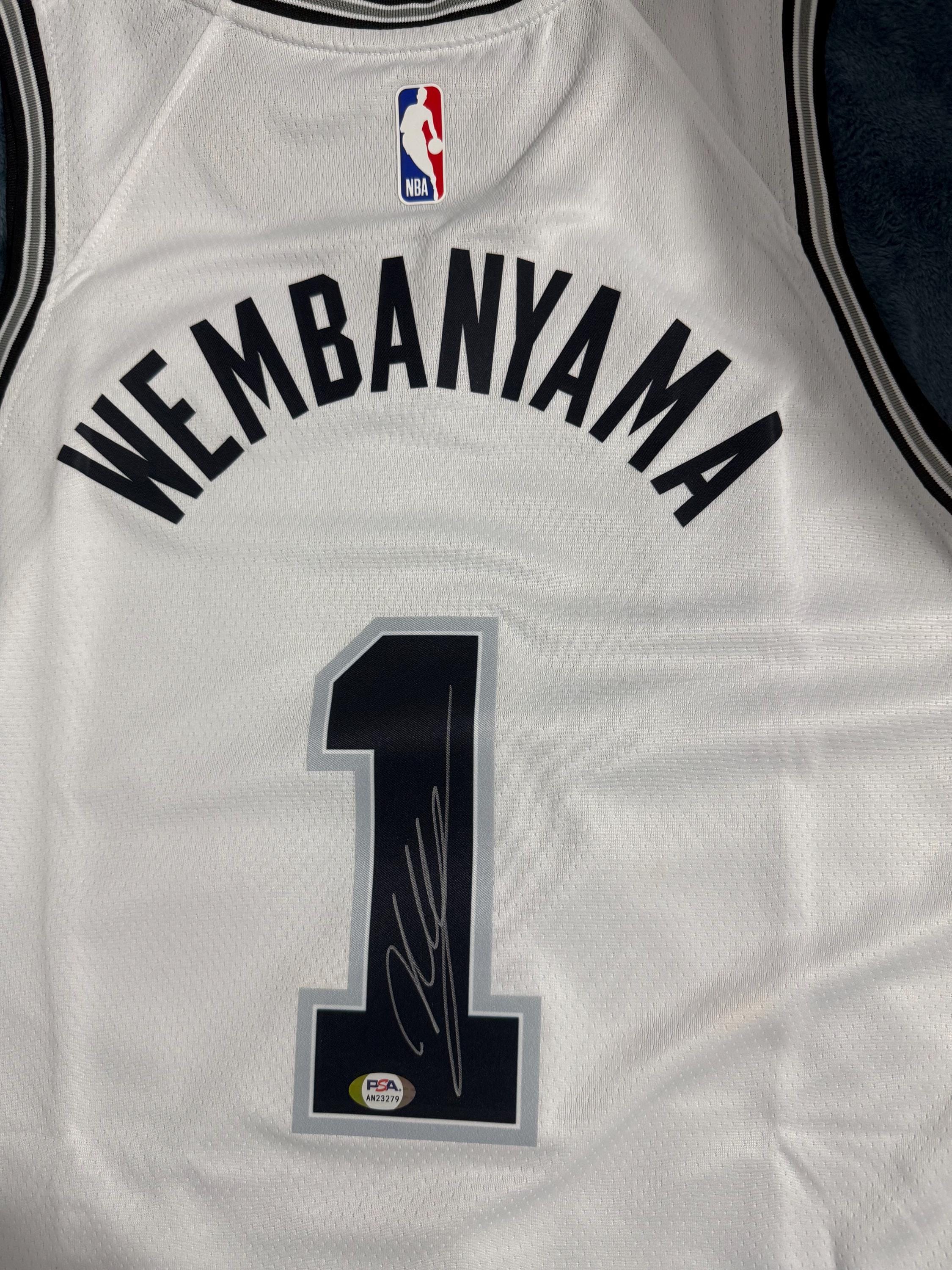 Victor Wembanyama PSA/DNA Signed Autographed White Home San 