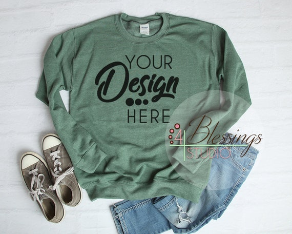 SweaT-Shirt Mockup Unisex Gildan 18000 Heather Sport Dark Green