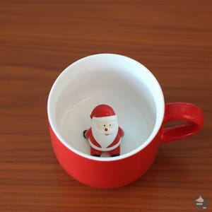 Julmugg i keramik med dold figur, jultomte, snögubbe eller träd inuti, 300 ml, dricksglas för högtider, present eller mysig köksaccessoar