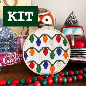 Old Fashioned Vintage Retro Christmas Holiday Twinkle Big Lights Decoration Complete Counted Cross Stitch Kit | 4 Inch Hoop | Ready to Ship