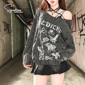 Camiseta hueca para mujer: manga larga, hombros descubiertos, estilo gótico grunge