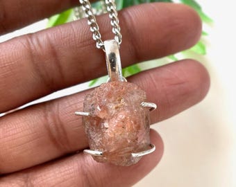 Pendentif en argent avec pierre de soleil naturelle, collier en pierre de soleil en argent, bijoux en pierres précieuses, pendentif fait main, merveilleux bijoux en cristal éclatant pour femme