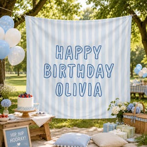 Grattis på födelsedagen bakgrund, personlig födelsedagsnamnsbanderoll, randig bakgrundsfestdekorationsskylt, handskriven stil återanvändbar festdekor