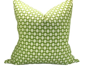 Pillow cover, Betwixt Grass/Ivory, geometric, Spark Modern pillow